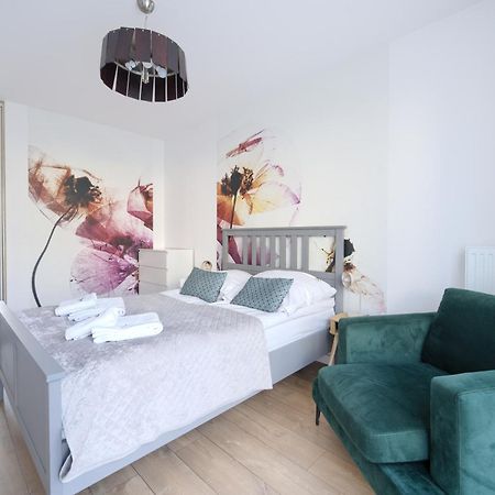 Apartamentyprzymorzu Baltycki Z Miejscem Postojowym I Ogrodkiem Kołobrzeg Extérieur photo